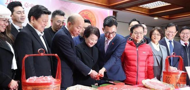 民代坐不住了喊话侯友宜必须团体战AG真人网站韩国瑜桃园显威蓝新北(图2)