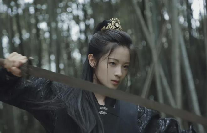 女演员：张婧仪飒爽许龄月温婉最美是她AG真人游戏地址《藏海传》11位美(图3)