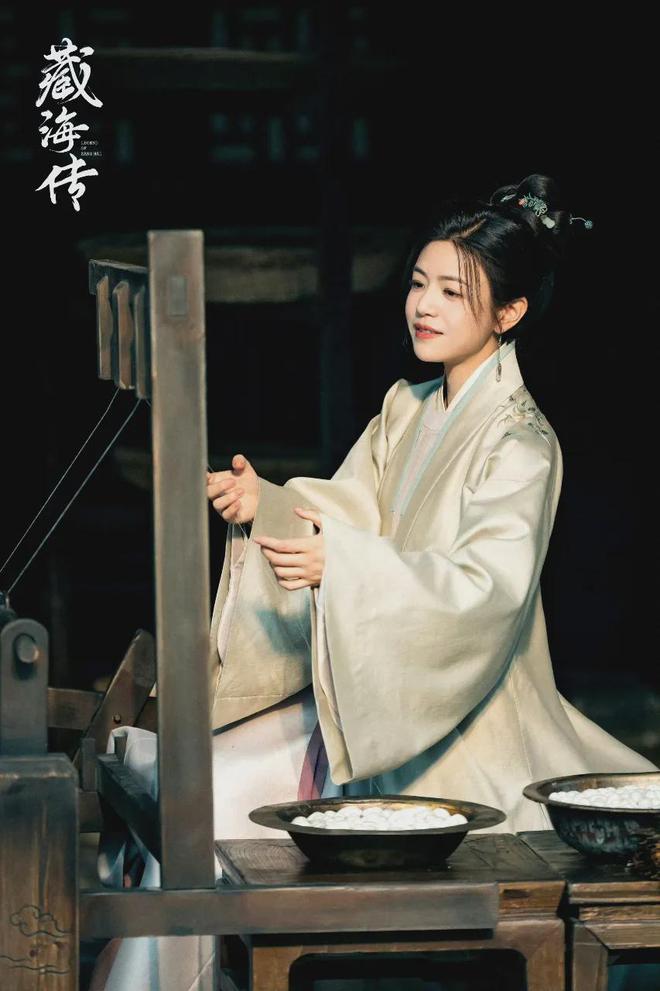 女演员：张婧仪飒爽许龄月温婉最美是她AG真人游戏地址《藏海传》11位美(图11)
