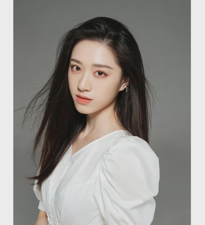女演员：张婧仪飒爽许龄月温婉最美是她AG真人游戏地址《藏海传》11位美(图17)