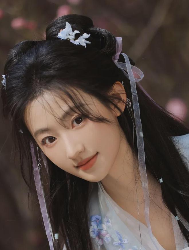 女演员：张婧仪飒爽许龄月温婉最美是她AG真人游戏地址《藏海传》11位美(图20)