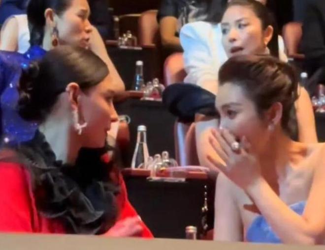 金裙美出新高度！却被张柏芝抢了C座AG真人国际澳门这一夜胡杏儿穿鎏