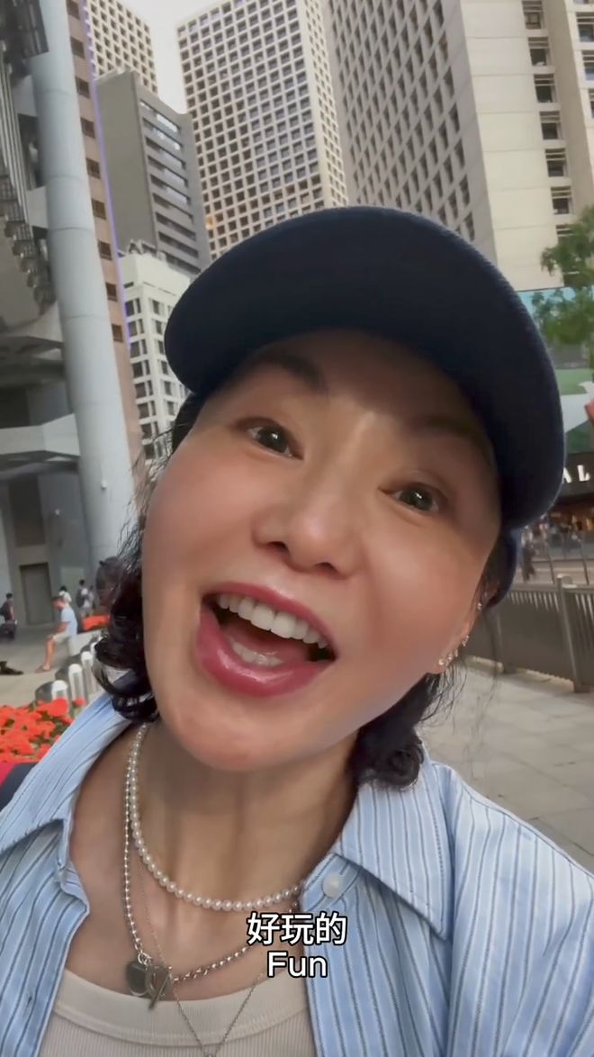 网60岁依然是大家最爱的穿衣榜样AG真人张曼玉的平价穿搭火遍全(图26)