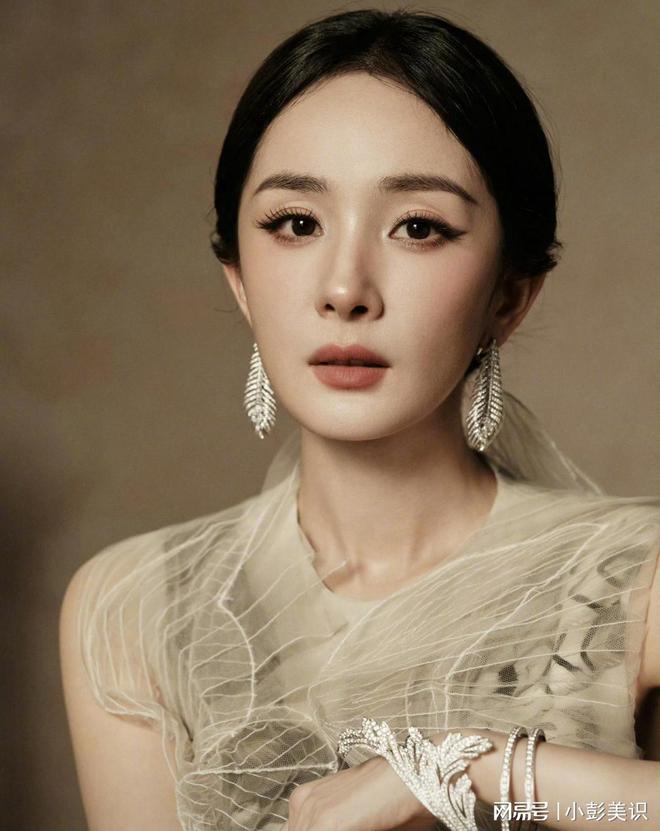 今麦同框看清三人穿搭才懂和少女区别AG真人登录入口这一夜姚晨杨幂赵(图14)