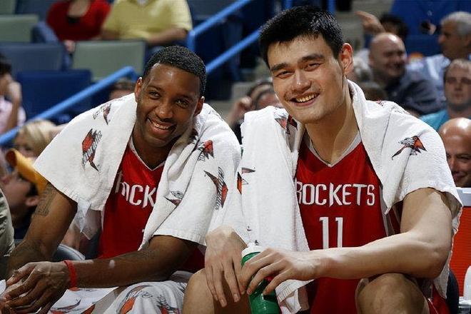 明相聚晚宴丰韵美女作陪被拍互动亲密AG真人网NBA安东尼来华与老友姚(图12)
