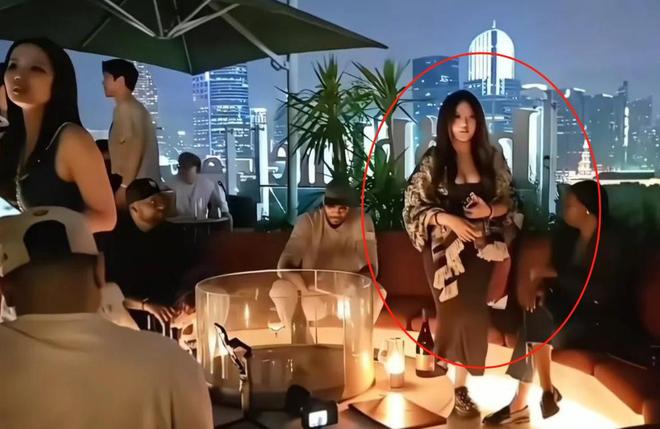 明相聚晚宴丰韵美女作陪被拍互动亲密AG真人网NBA安东尼来华与老友姚(图15)