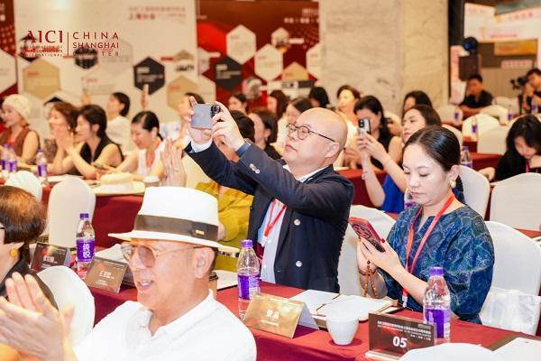 I上海十周年论坛落幕AI时代形象业革新AG真人平台章华十载·形智未来｜AIC(图8)