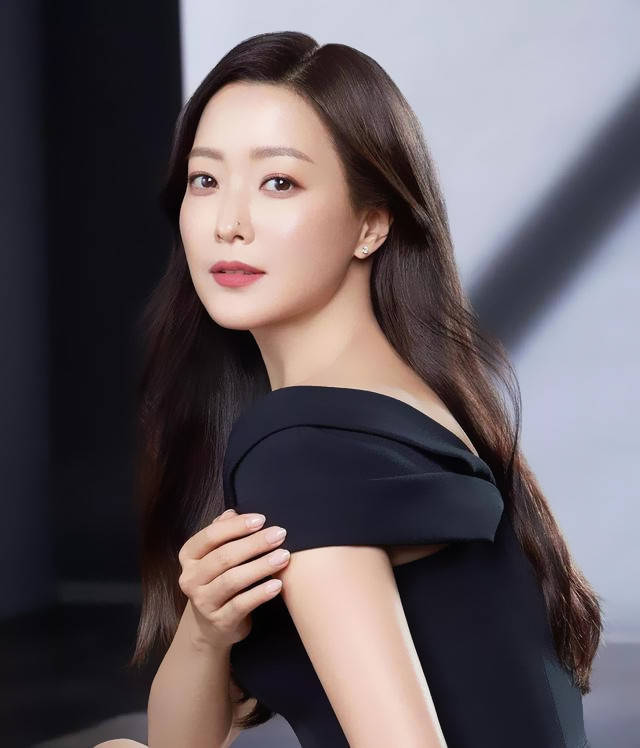 衫还反穿玩个性老公是富二代身价15亿AG真人直营48岁金喜善素颜太赞牛仔(图16) 衫还反穿玩个性老公是富二代身价15亿AG真人直营48岁金喜善素颜太赞牛仔(图16)