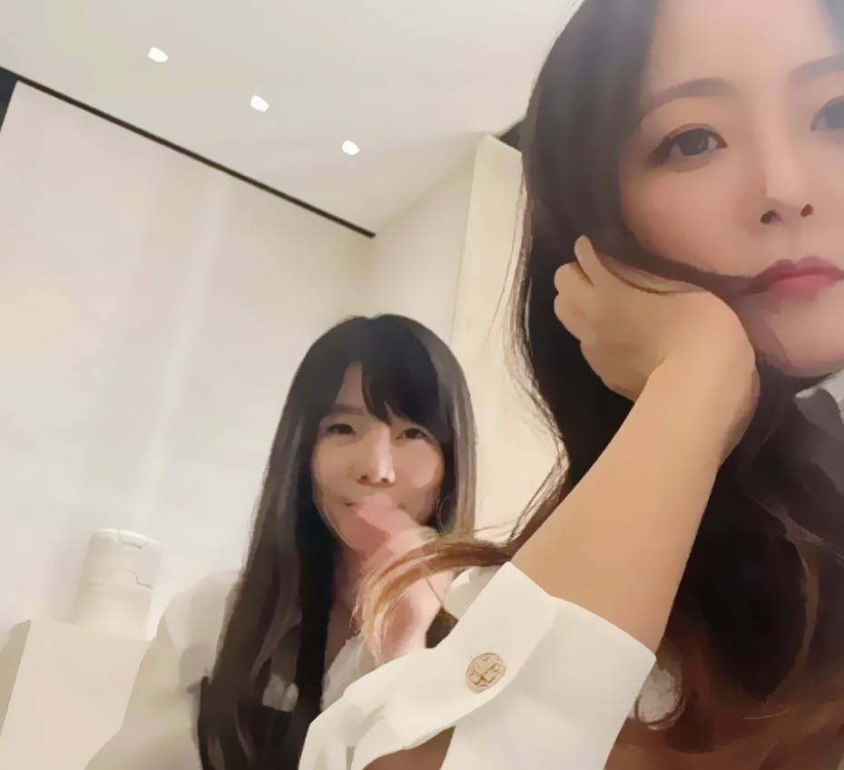 衫还反穿玩个性老公是富二代身价15亿AG真人直营48岁金喜善素颜太赞牛仔(图18)