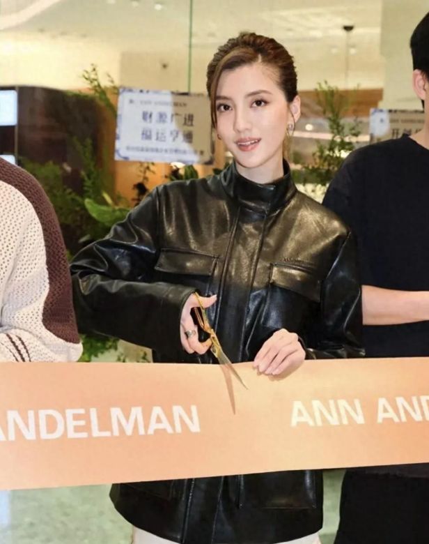 2岁吴千语网红终于完胜了女明星一次AG真人上海这一夜27岁腻腻秒了3(图6)