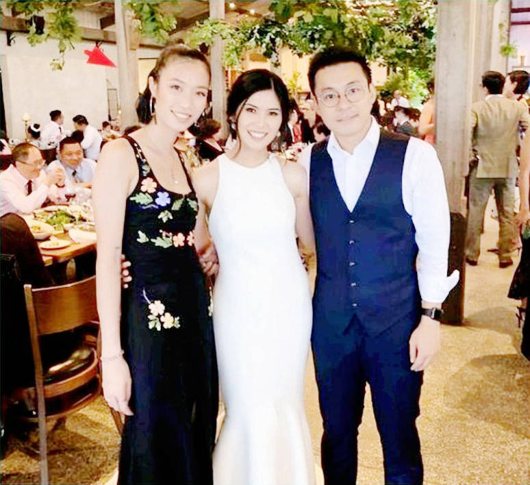 友是俄蒙混血娜然颜值高演技好会骑马AG真人中国霍家双喜临门霍启山新女(图6)