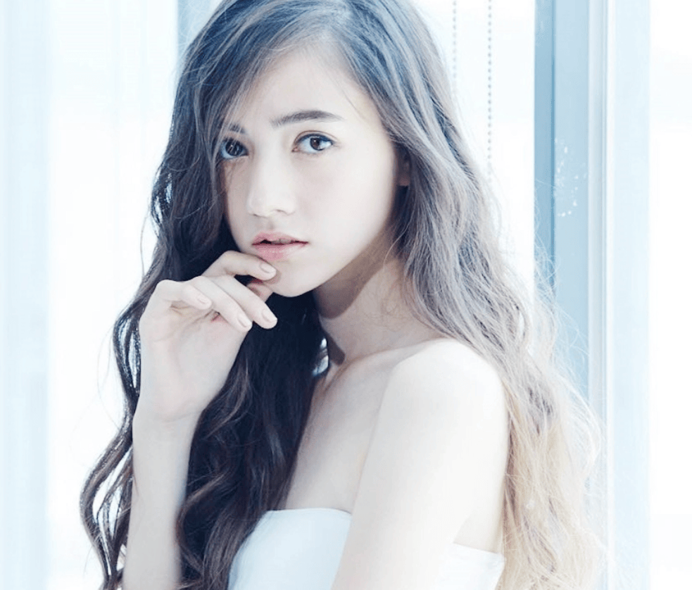 友是俄蒙混血娜然颜值高演技好会骑马AG真人中国霍家双喜临门霍启山新女(图17)