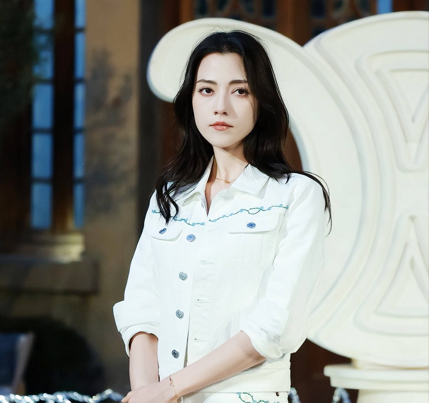 友是俄蒙混血娜然颜值高演技好会骑马AG真人中国霍家双喜临门霍启山新女(图20)