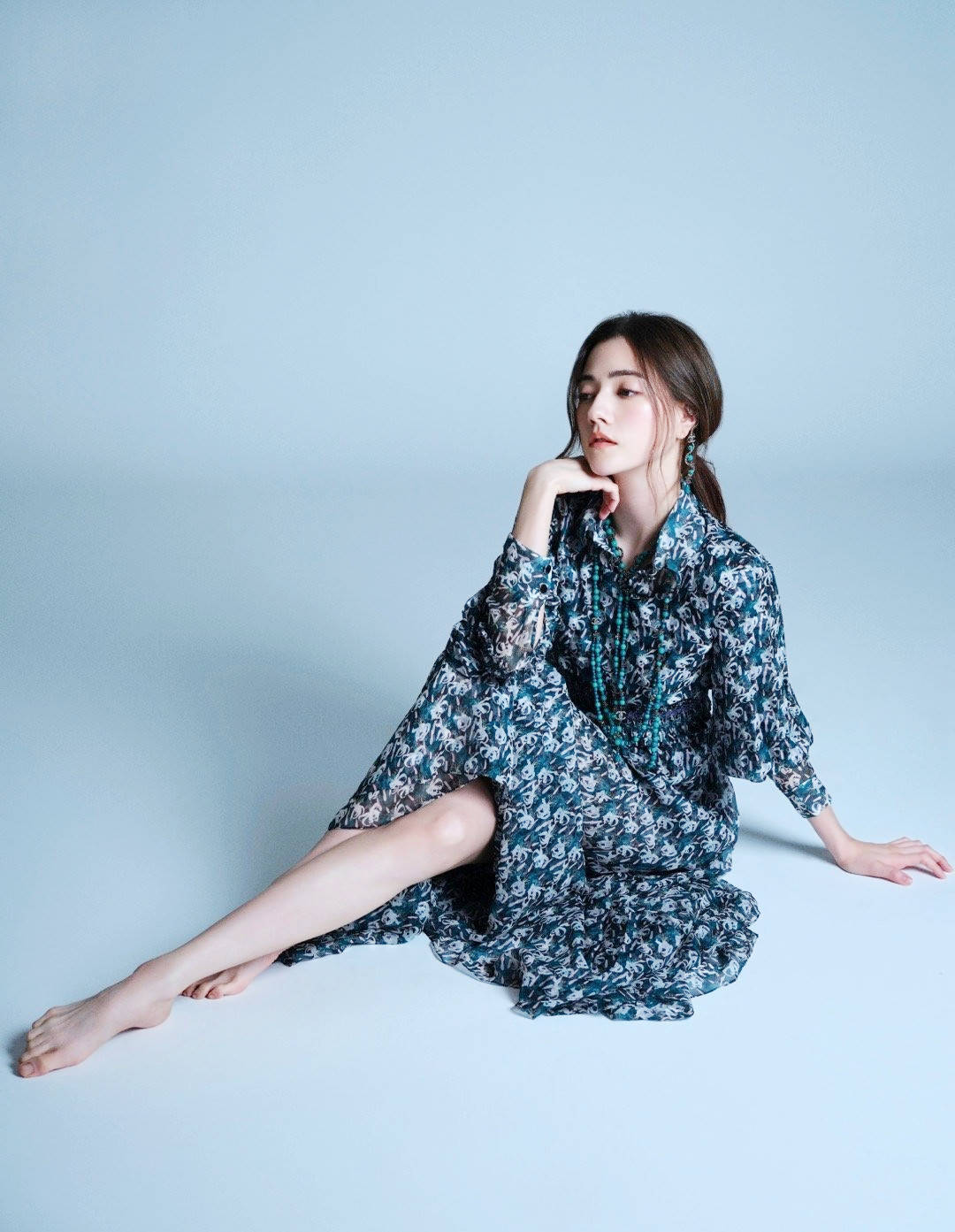 友是俄蒙混血娜然颜值高演技好会骑马AG真人中国霍家双喜临门霍启山新女(图21)