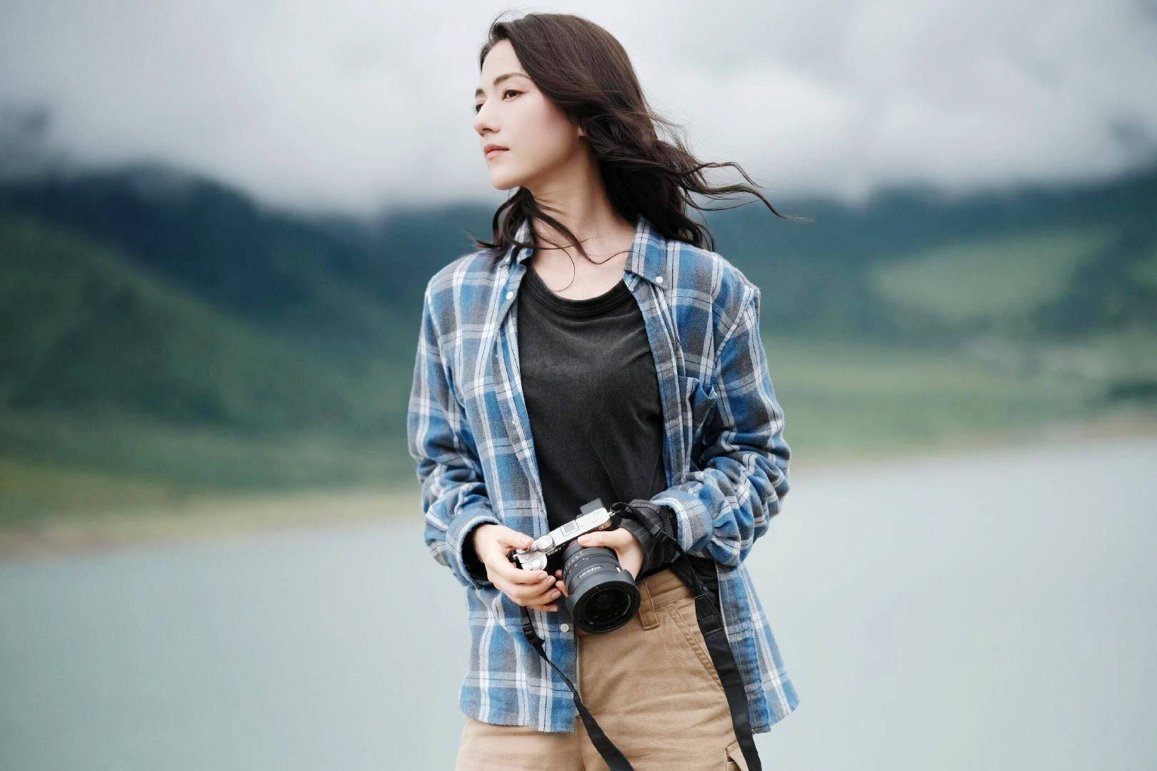 友是俄蒙混血娜然颜值高演技好会骑马AG真人中国霍家双喜临门霍启山新女(图22)