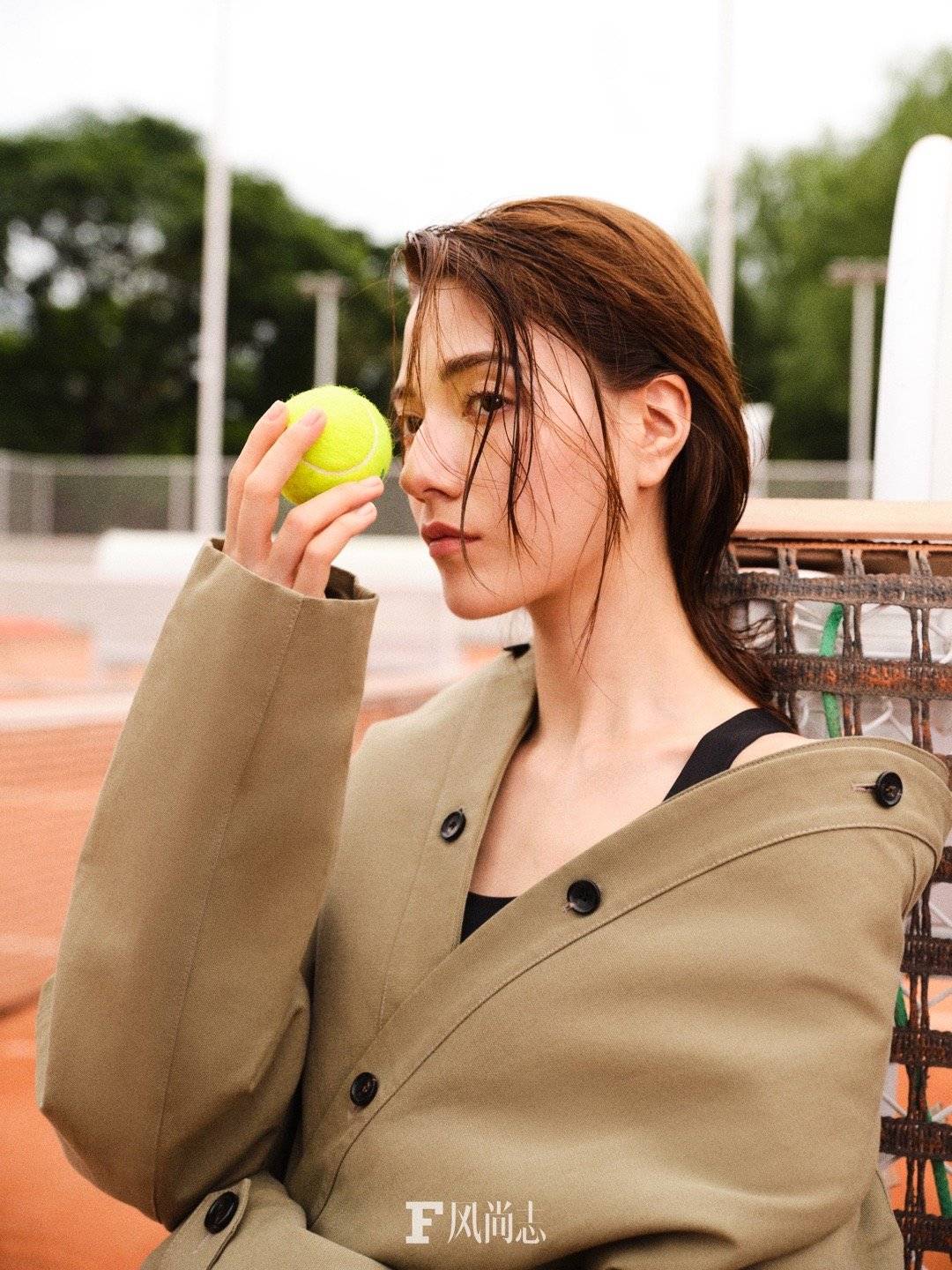 友是俄蒙混血娜然颜值高演技好会骑马AG真人中国霍家双喜临门霍启山新女(图23)